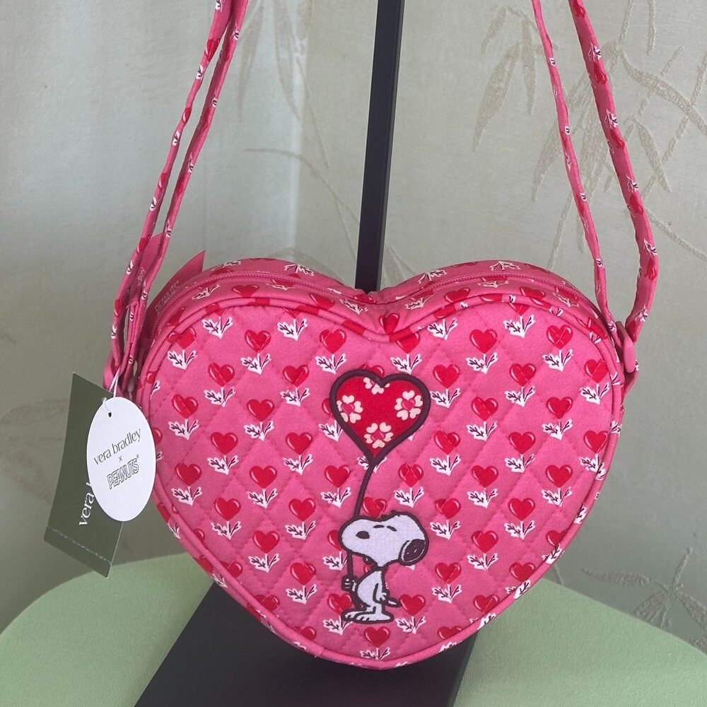 VERA BRADLEY PEANUTS VERONA HEART CROSSBODY:NWT SNOOPY "LOVE IS IN THE AIR"